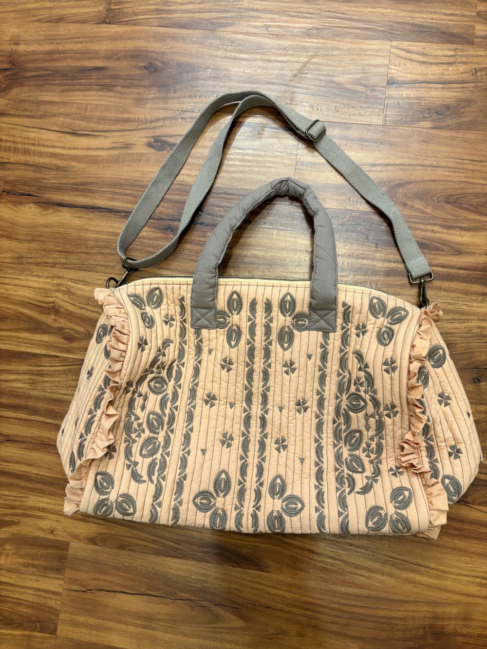 Llani X Anthropologie Embroidered Weekender Bag Rare + sold out! - Picture 3 of 4